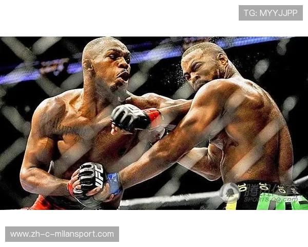 MMA抱摔后狂砸对手，喊声响彻全馆