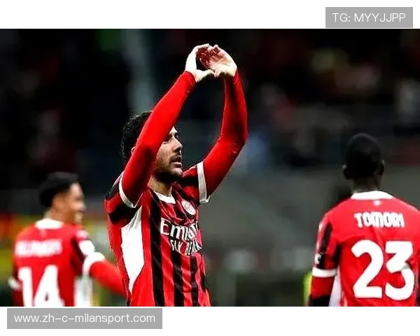 AC米兰边路速度冲击力惊人，特奥传中被解围