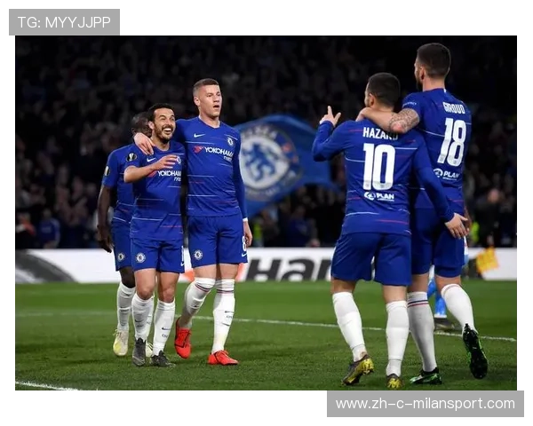 切尔西中场的一记直塞为前锋开辟单刀路口