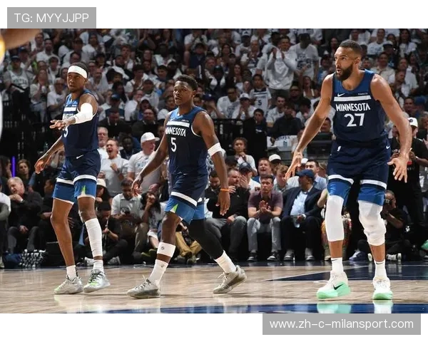 唐斯优雅后仰投篮稳稳命中,森林狼乘胜追击 唐斯优雅后仰投篮稳稳命中,森林狼乘胜追击